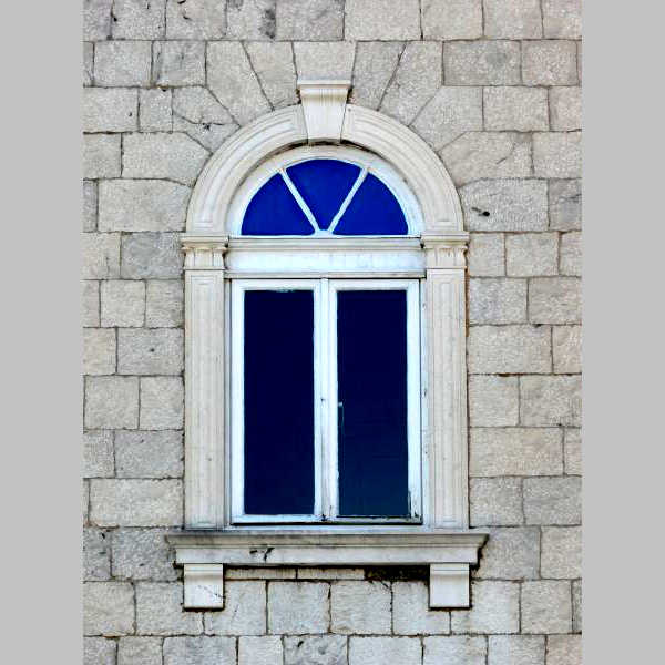 Kameni okviri prozora i vrata